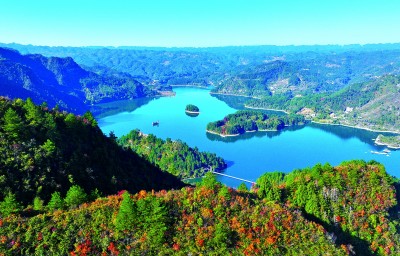 重庆黔江小南海国家地质公园：湖光山色美 土家风情浓