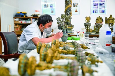 给文物当“医生”，成梦想新赛道