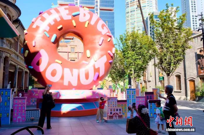 （寻味中华丨非遗）清水砖墙通中西 石库门百年更“摩登”