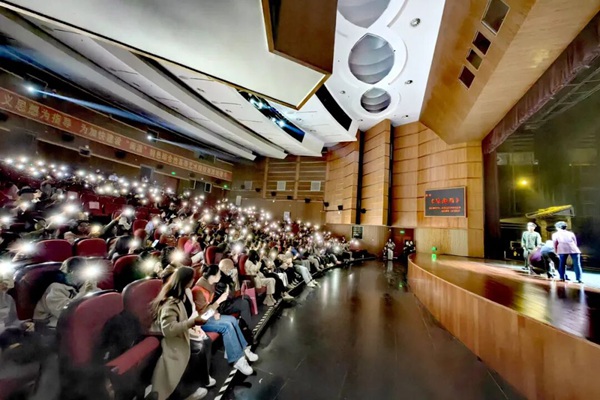 话剧《马走日》全国巡演 把红色传承演进观众心里