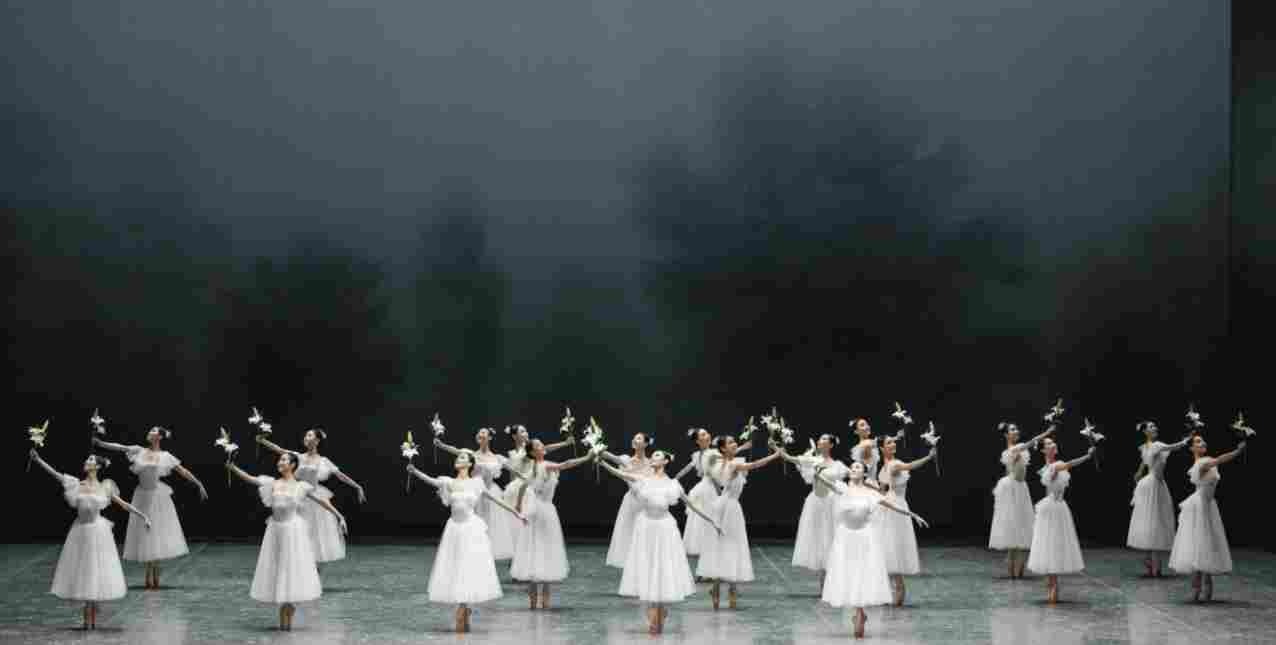 礼赞青春信仰，再绽经典芬芳——《百合花》亮相全国舞蹈展演