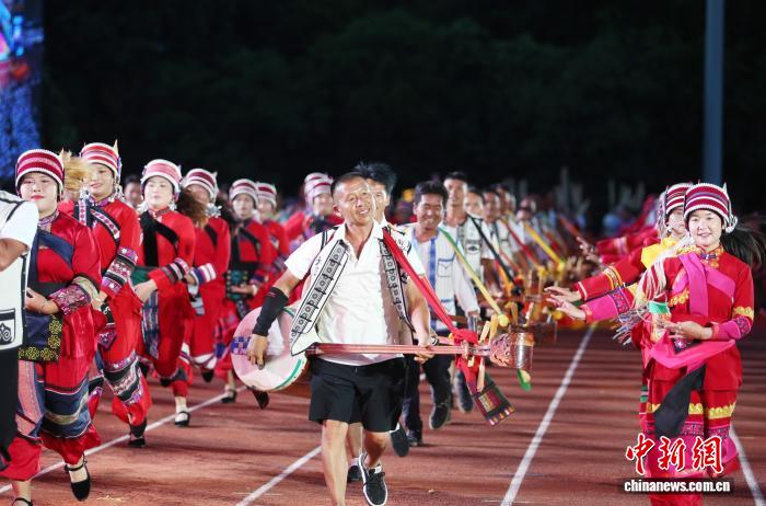 （寻味中华｜非遗）万朵莲花开海市 彝族火把节点燃狂欢盛宴