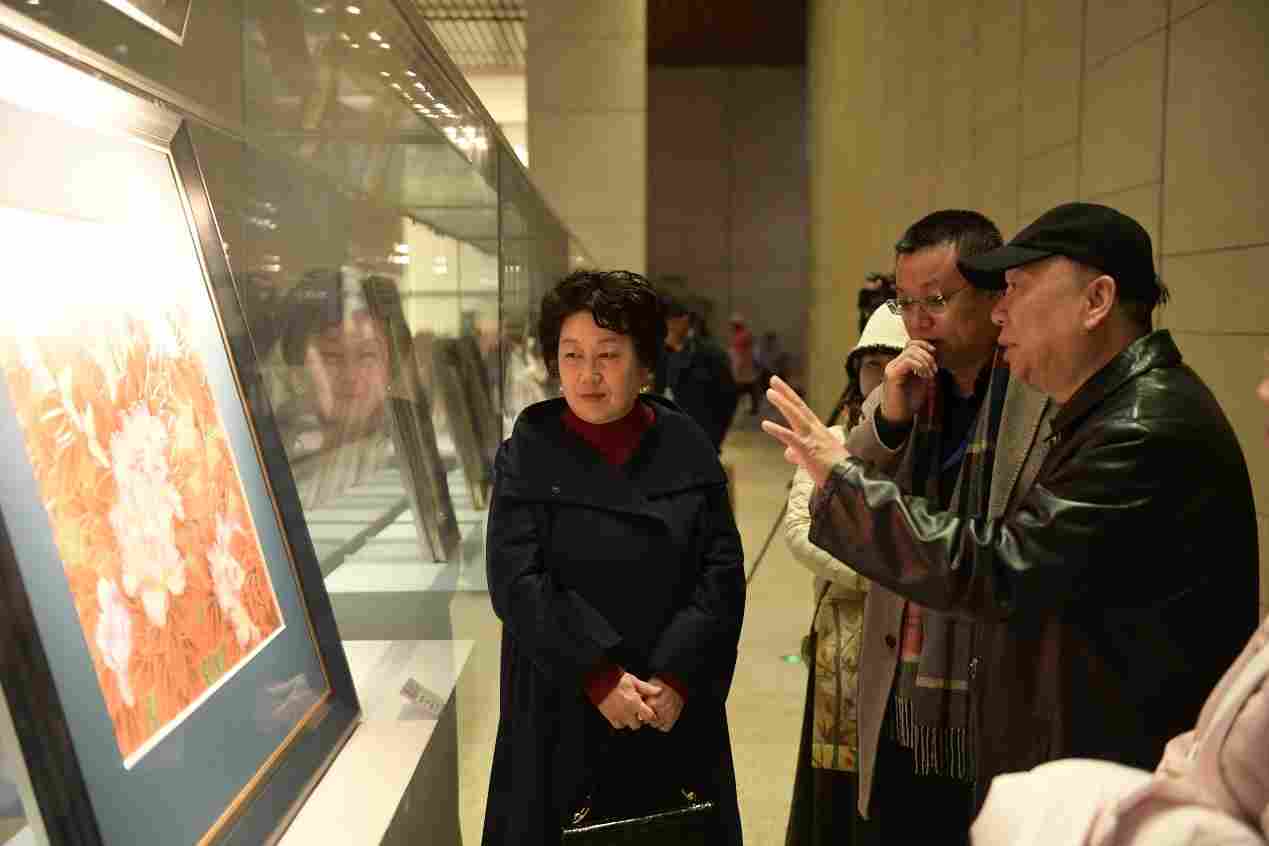 倡扬东方新古典美学：“诗心万象——张闻冰陶瓷艺术展”在京启幕