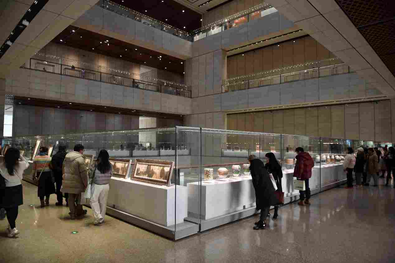 倡扬东方新古典美学：“诗心万象——张闻冰陶瓷艺术展”在京启幕
