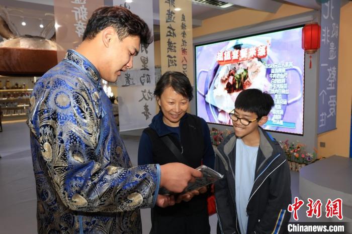 非遗文创体验馆开馆 “神州北极”漠河再添打卡点