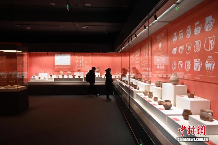 “史前彩陶西渐展”亮相兰州 勾勒四千年文化传播路