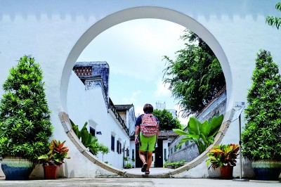 那扇门，那座城——写在澳门历史城区申遗成功二十周年之际