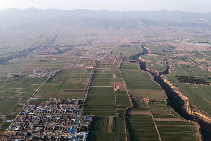 守护悠悠文脉 探寻“何以中国”——陕西推动文物保护与活化利用新观察 守护悠悠文脉 探寻“何以中国”——陕西推动文物保护与活化利用新观察