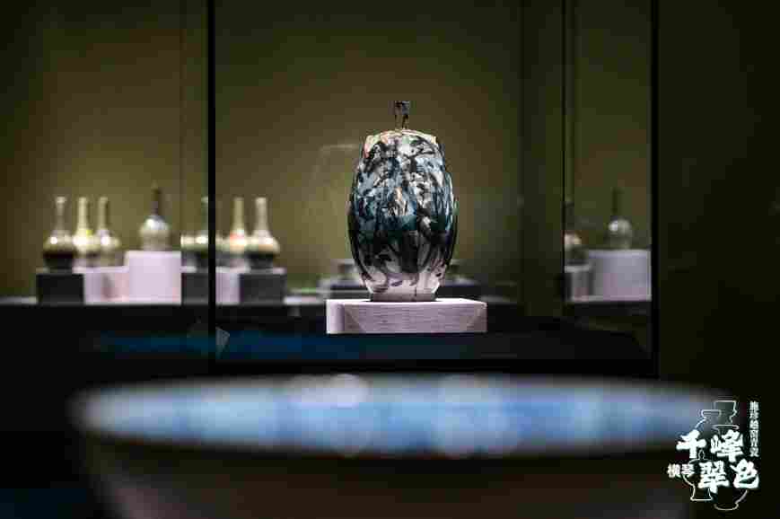 百件青瓷作品在广东横琴文化艺术中心展出 串联琴澳文化脉络 百件青瓷作品在广东横琴文化艺术中心展出 串联琴澳文化脉络