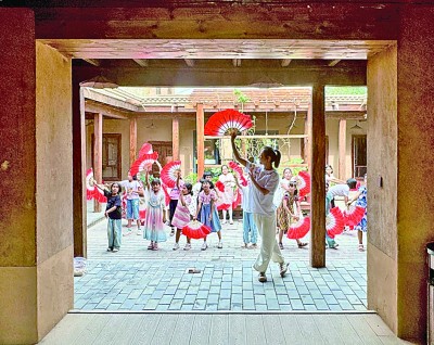 【砥砺奋进七十载 天山南北谱华章】在新疆，一路风景一路歌