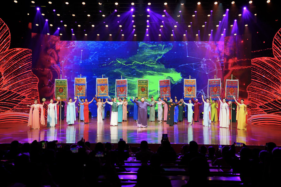 南北曲艺齐聚 首届全国曲艺院团优秀节目汇演举办