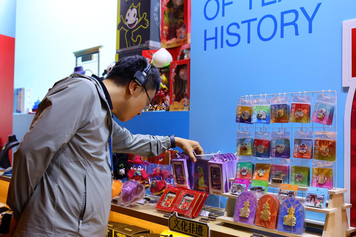 北京文化论坛精品文创展区亮相，文创“顶流”一站式体验