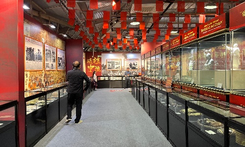 潘家园全国红色收藏展交会启幕，展出1500余件藏品