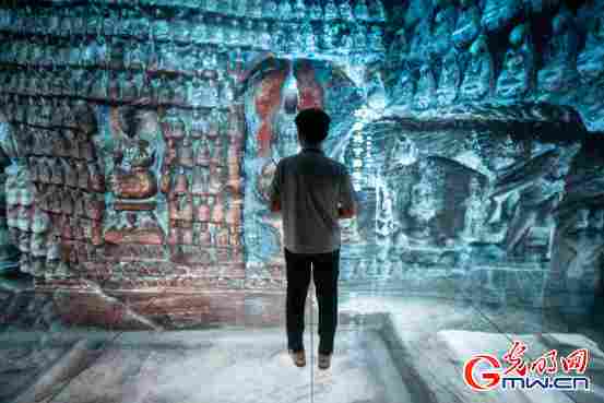 组图｜这家博物馆，用3D Mapping把古墓壁画“请出来”