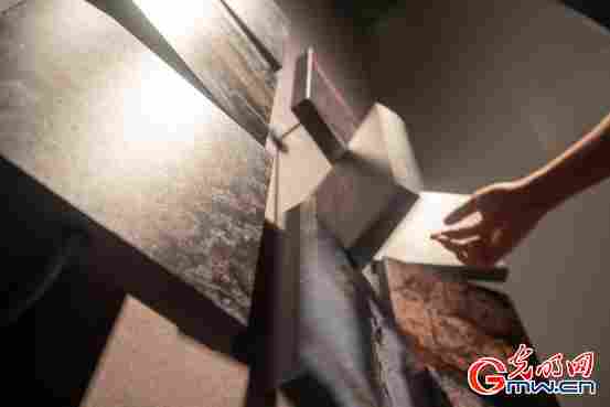 组图｜这家博物馆，用3D Mapping把古墓壁画“请出来”