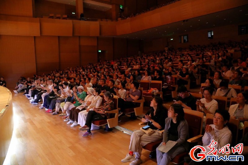 《游园·惊梦》昆曲讲演音乐会举行 创新展现昆曲之美