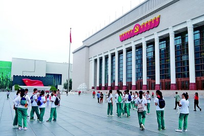 承载血与火的记忆 展现中流砥柱作用 承载血与火的记忆 展现中流砥柱作用