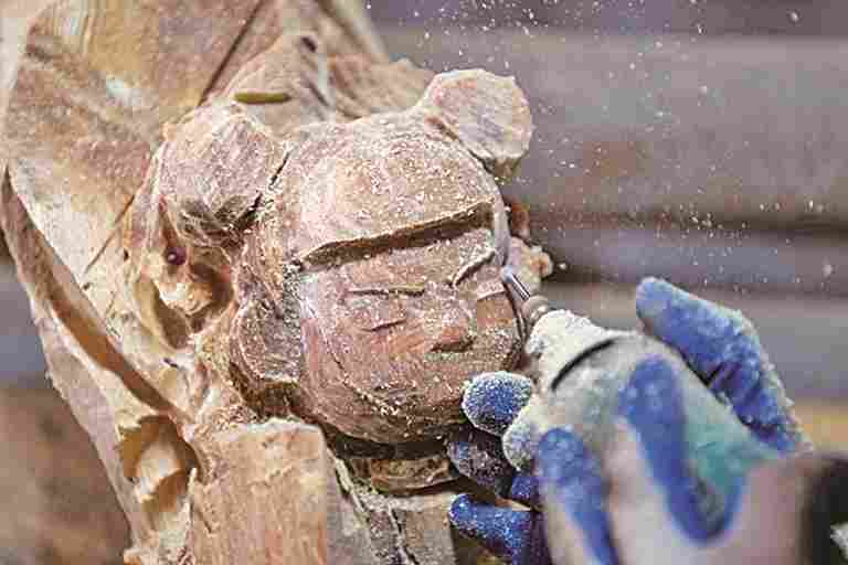 全国乡村工匠超13万人，带动乡村500多万人就业增收——老手艺成就“新饭碗”