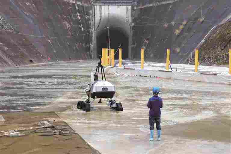 三峡电站“体检”用上高科技