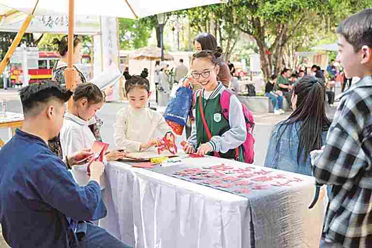 见物 见人 见生活——走，去非遗馆