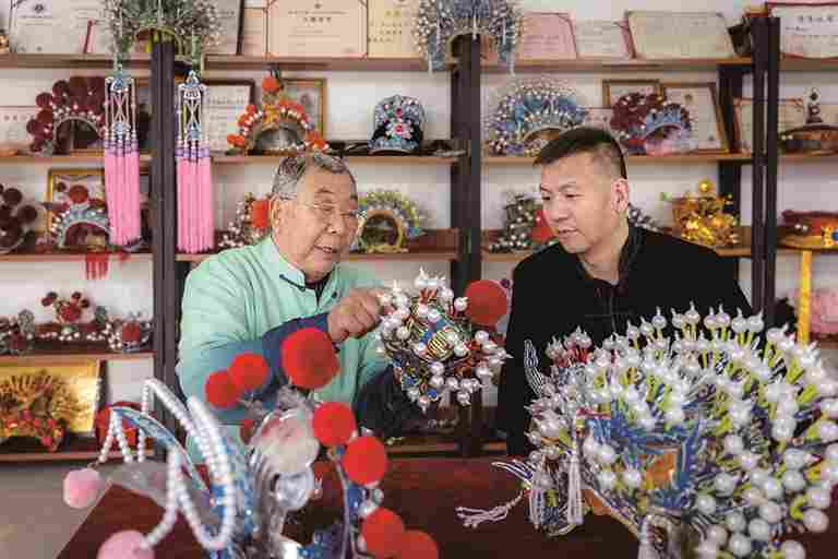 河北定兴盔头：“顶上功夫”见证梨园春秋