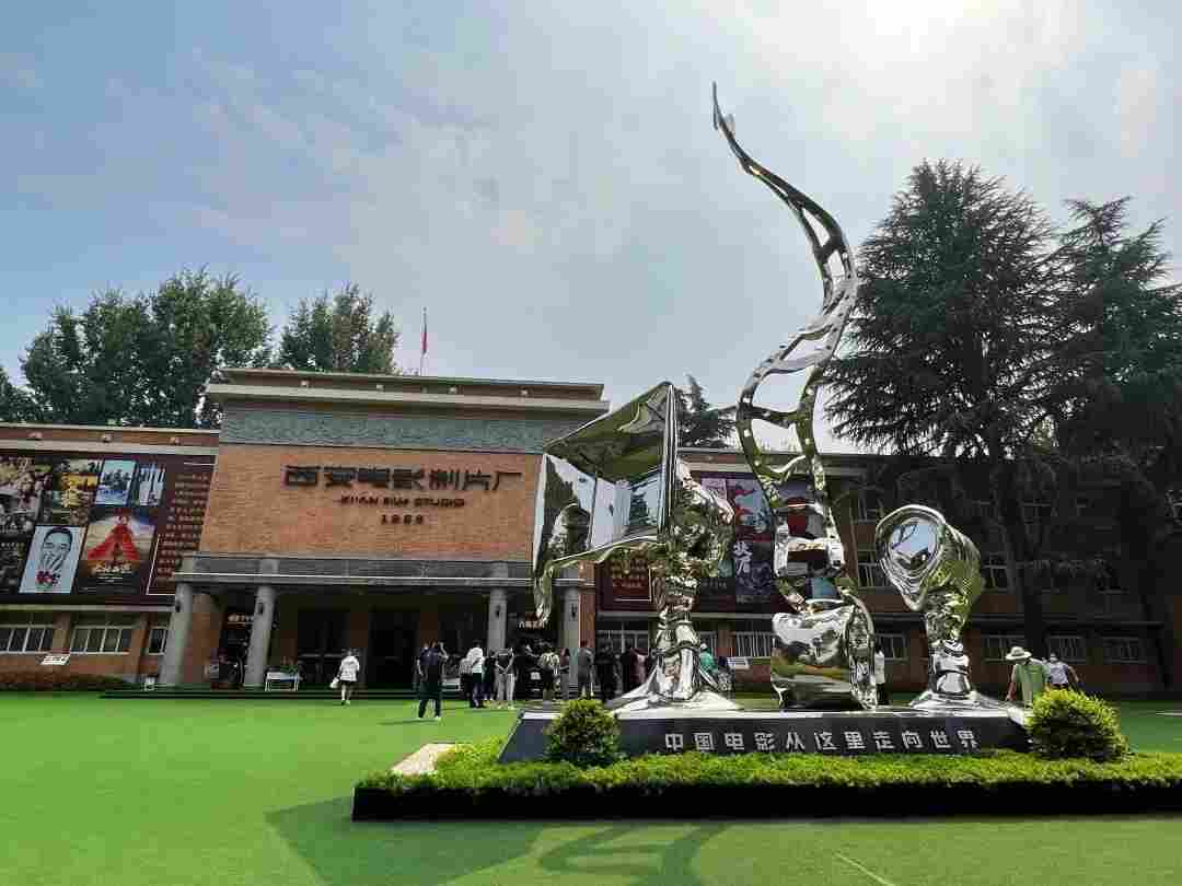 超8100亿元！中国电影行业正从单一票房经济向多元化消费生态转型