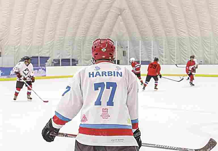 以百项省级赛事带动千场市县级赛事——“冰超”，让冰雪运动“燃”起来