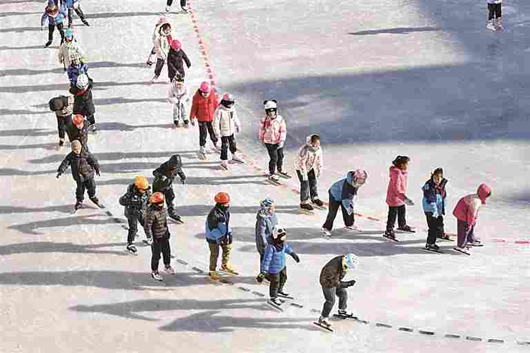 以百项省级赛事带动千场市县级赛事——“冰超”，让冰雪运动“燃”起来