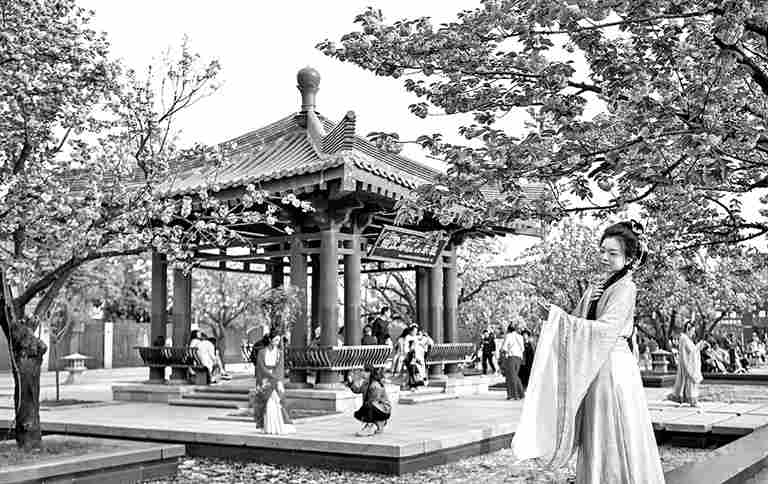 唐诗中的长安元日习俗