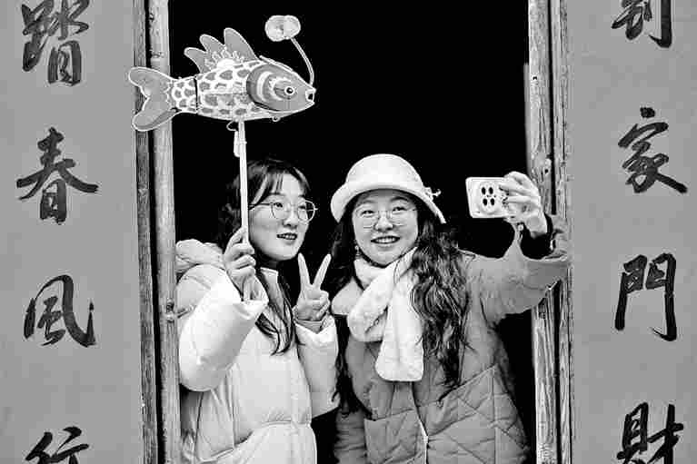 新春游：热潮涌动 意蕴悠悠