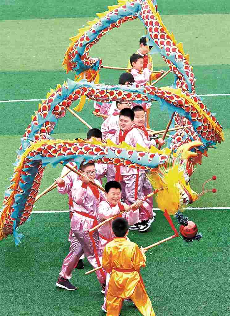 让非遗在校园“扎根生长”