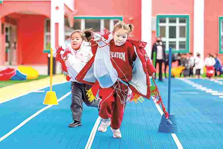 让非遗在校园“扎根生长”