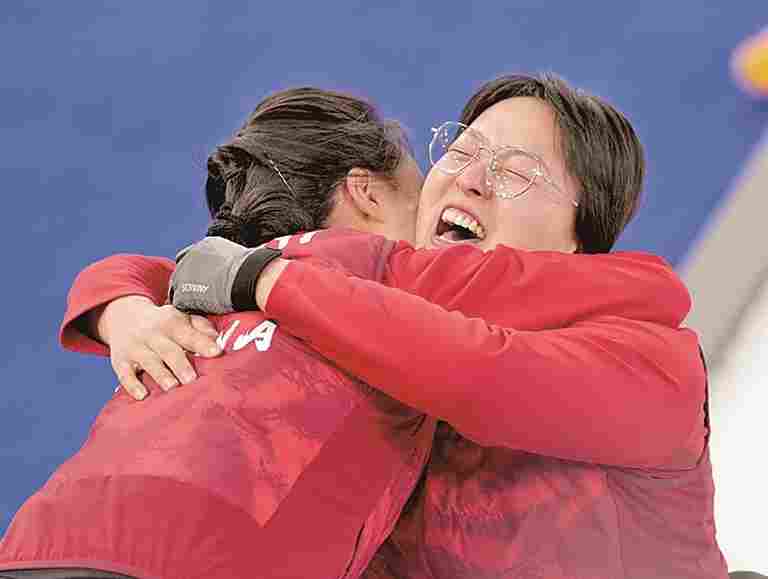 向着梦想的圆心奔去！——中国队夺得冬残奥会历史上首枚轮椅冰壶混双金牌