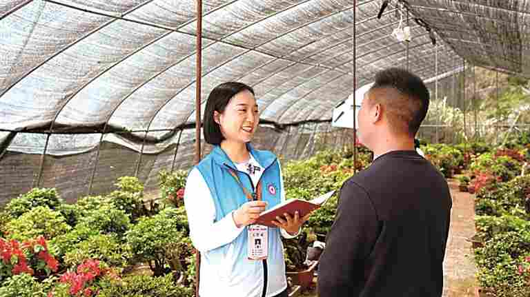 把文化的种子播撒在山间田野