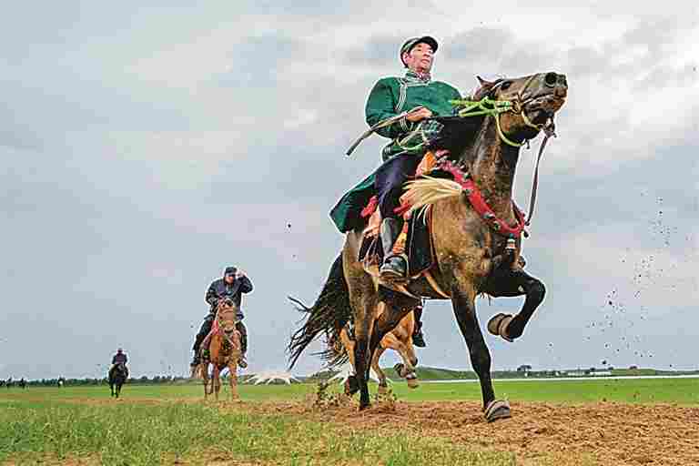 内蒙古乌审旗：草原蹄鼓踏流韵
