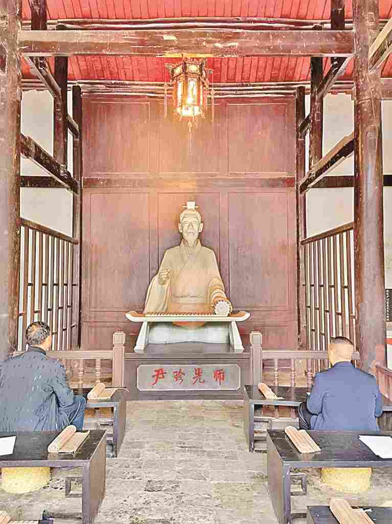 光明文化周末：务本堂前